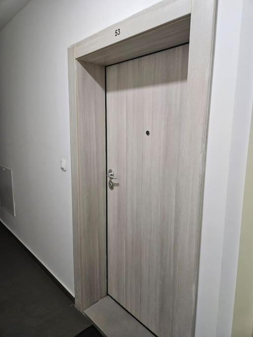 Milo Apartment スコピエ エクステリア 写真